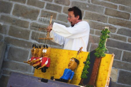 Téměř divadelní společnost (17:00 a 19:00)